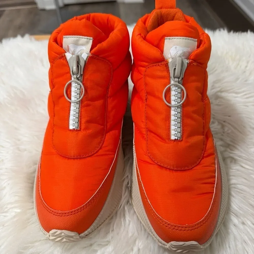Sorel Women’s Bright Orange Boots Size 8